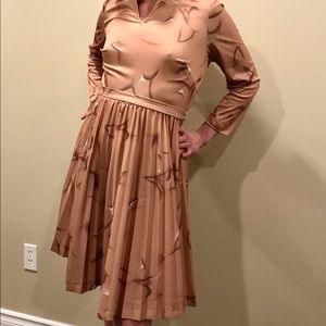 Vintage Pleated Patterned Knee-Length Dress